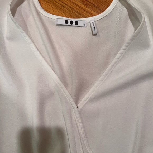 Three Dots White Faux Wrap Twill Cross Front Top - Picture 3 of 3